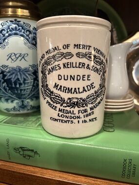 Dundee Marmalade Ironstone Jar - One Pound